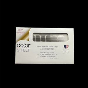 Color street nail strips - between the lines